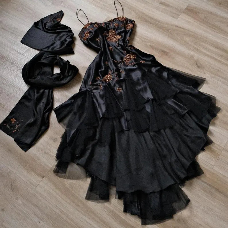 Women's Layered Outfit Black Delicate Embroidery Floral Applique Long Spaghetti Straps Elegant Ruffle Satin Ball Gown Evening Dress Party Dress gh3239