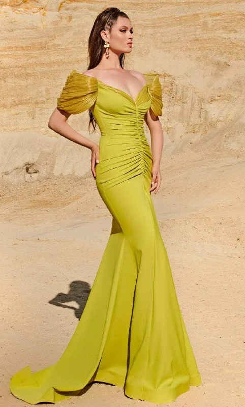 Women's Casual Garments MNM COUTURE 2774 - Mid Body Ruching Trumpet Gown