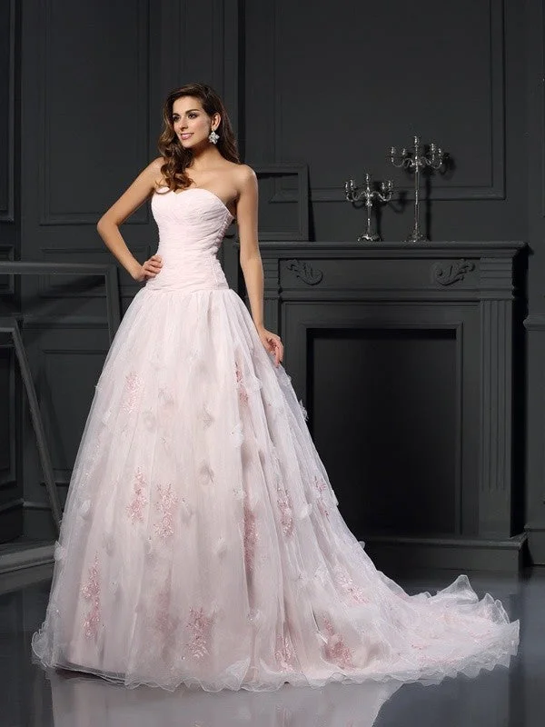 Women's Formal Event Attire Ball Gown Sweetheart Ruffles Sleeveless Long Organza Wedding Dresses