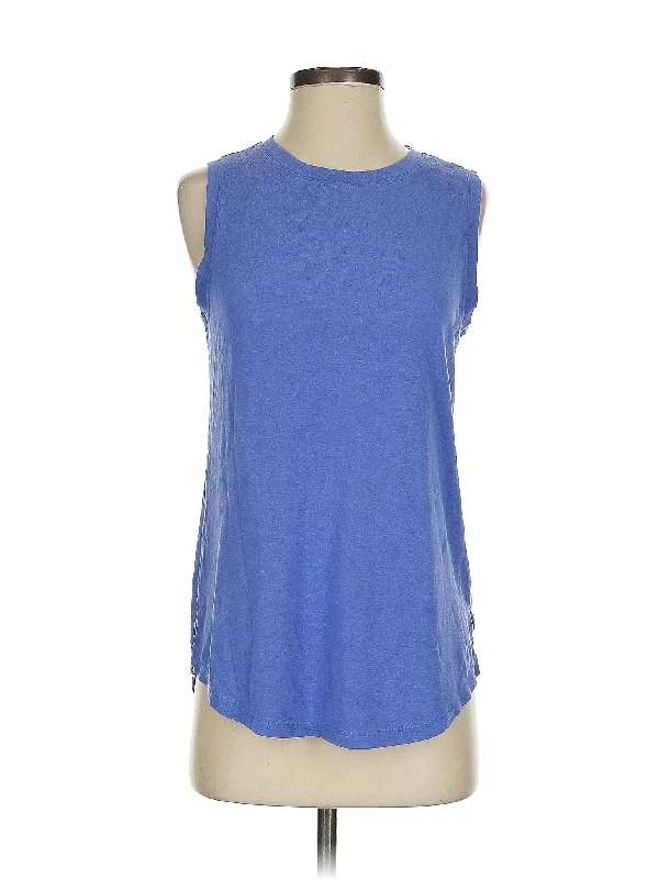 Women's Cozy Winter Attire Sleeveless T Shirt